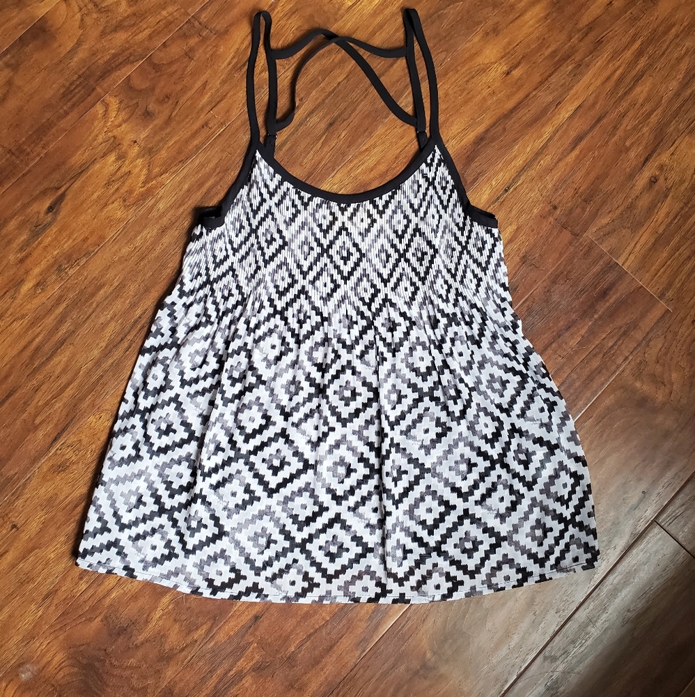 Princess by Vera Wang crisscross back tank